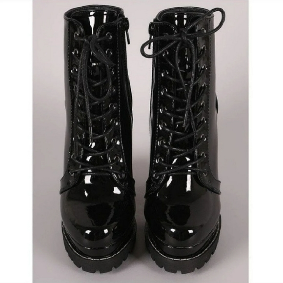 𝙇𝙖𝙨𝙩 𝙎𝙞𝙯 8.5🥇🖤Patent Lug Sole Lace Up Platform Boot - BLACK - Picture 11 of 16